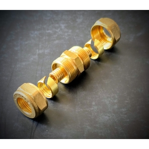 Złącze zaciskowe śrubunek 14x2-14x2 mm - PeX